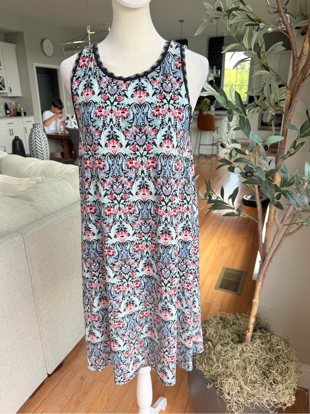LOFT Sleeveless Floral-Print Shift Dress in Black and Pink